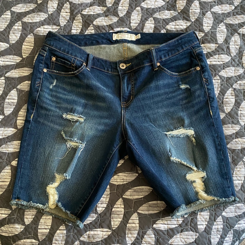 BOYFRIEND BERMUDA SHORT